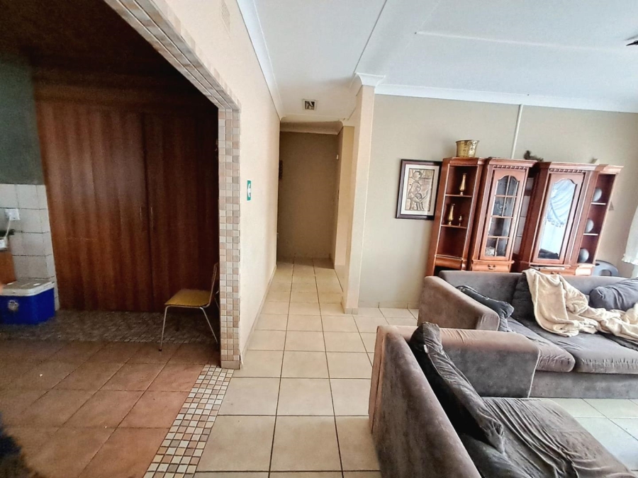 13 Bedroom Property for Sale in Generaal De Wet Free State